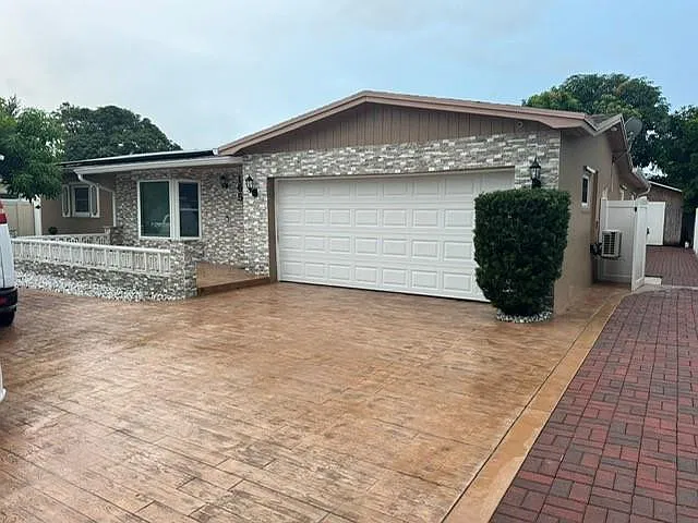 4 bed, 2.0 bath, 2068 sqft, $3,800 — Photo 1