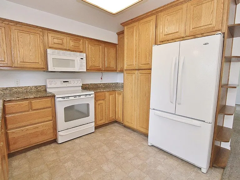 102 View Cir — Photo 10