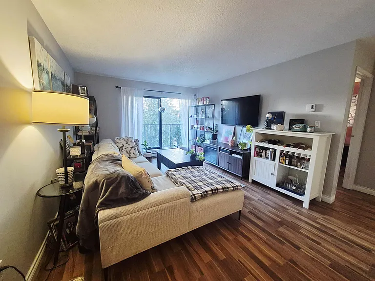 6931 Cooney Rd — Photo 2