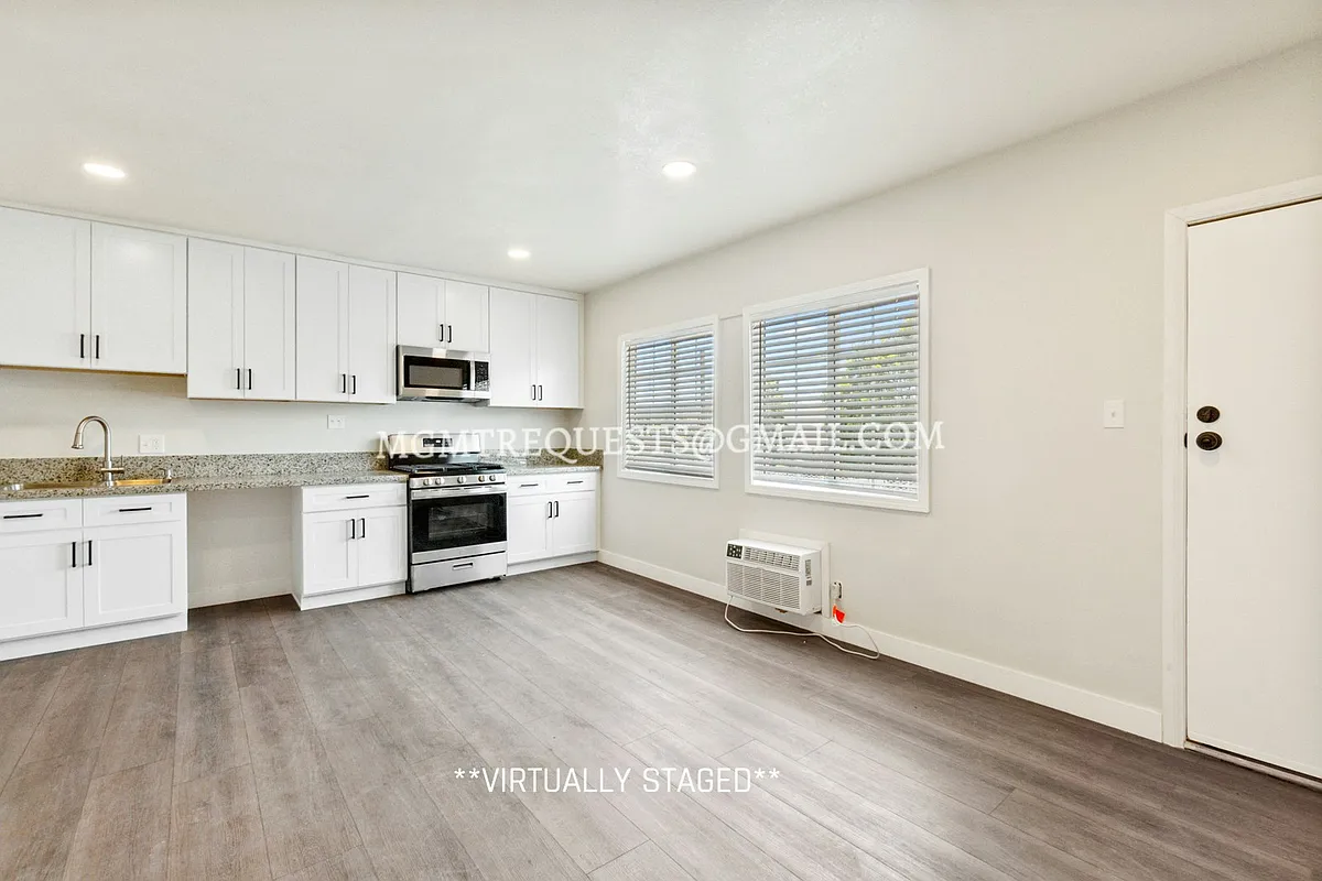 Building Photo - 238 W Wilson Ave #3