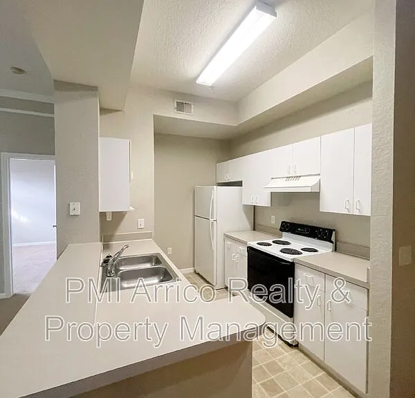 17112 Carrington Park Dr #924 — Photo 3
