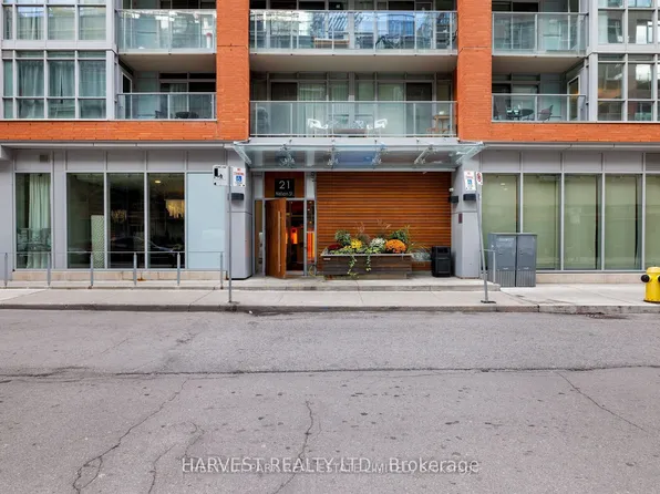 21 Nelson St #708, Toronto, ON M5V 3H9