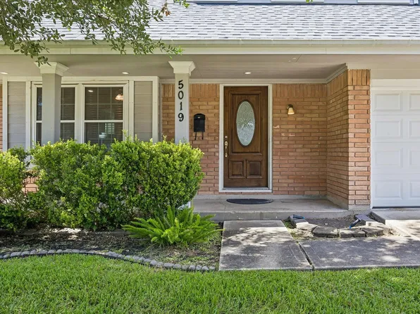 5019 Kinglet St, Houston, TX 77035