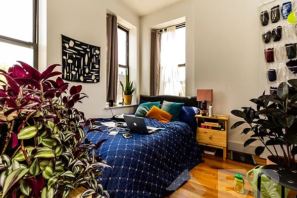 Rented by EXR | media 4