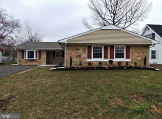 38 Garrett Ln, Willingboro, NJ 08046