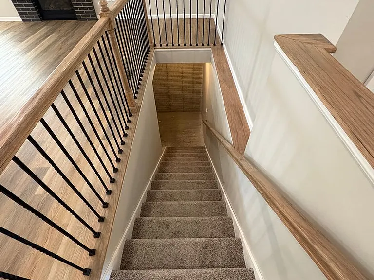 701 Stephanie Ct — Photo 13
