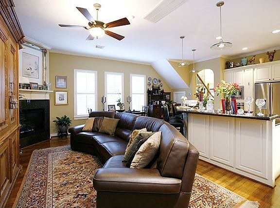 4th image of 1448 Nashua St Unit C