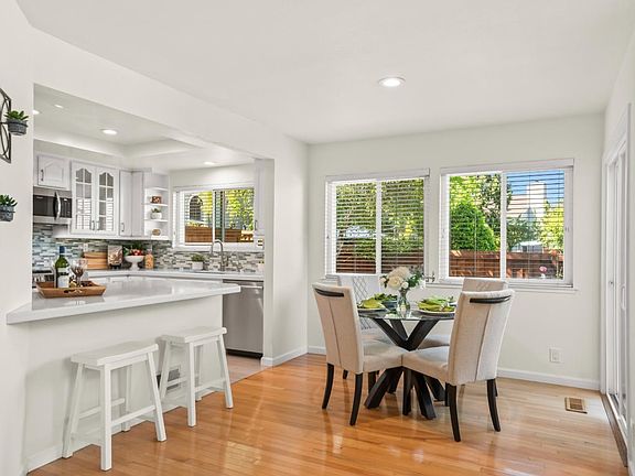 2nd image of 1558 Camden Village Cir