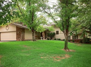 2217 Grandview Dr E, Garden City, KS 67846