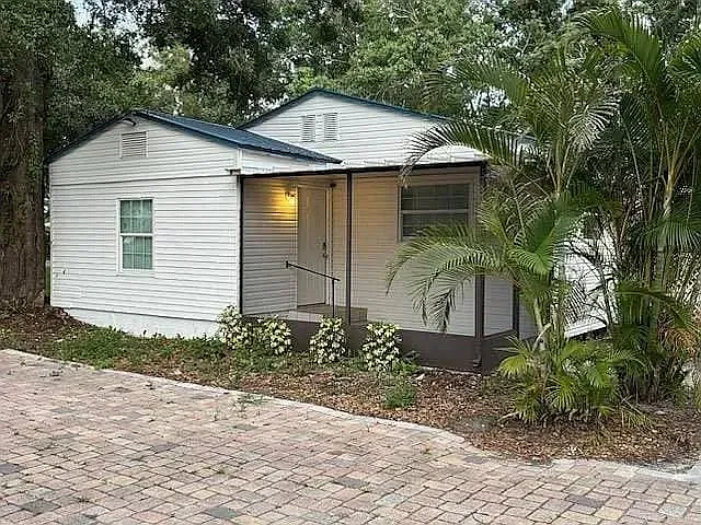 5801 S 36th Ave #B — Photo 1