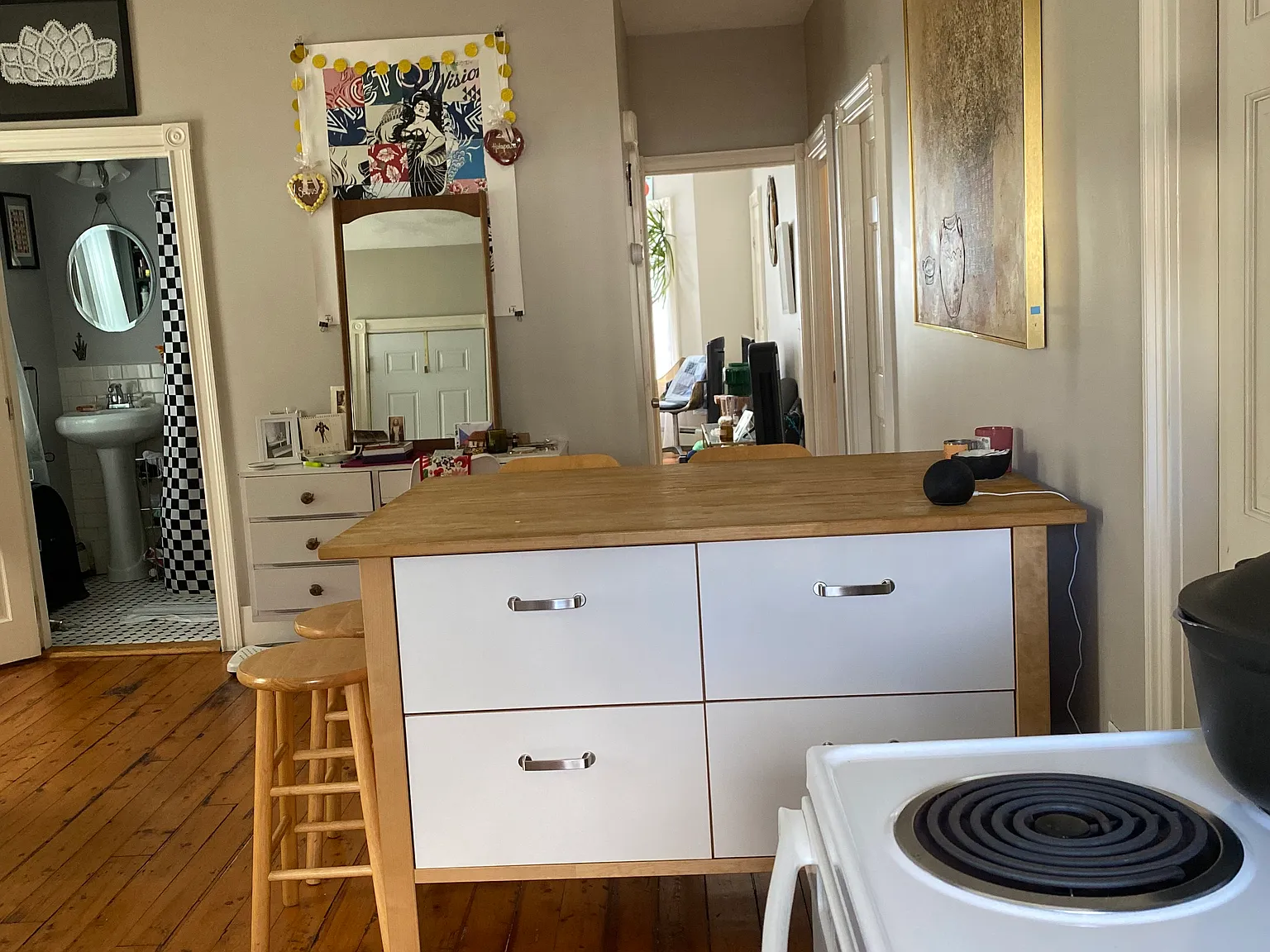 2 bed, 950 sqft, $1,950 — Photo 2
