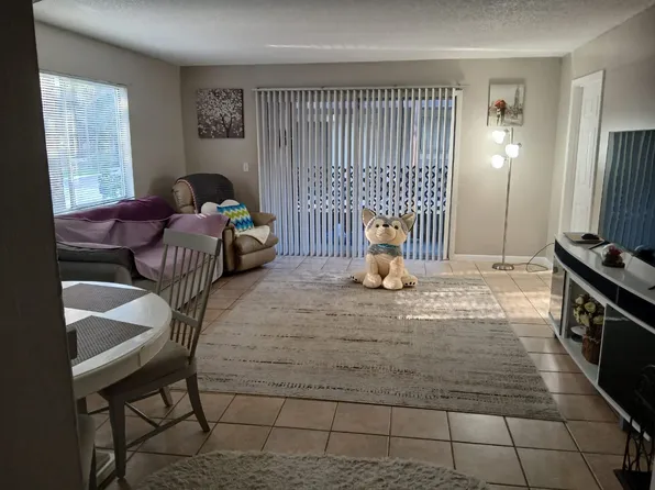 6320 Newtown Cir, Tampa, FL 33615