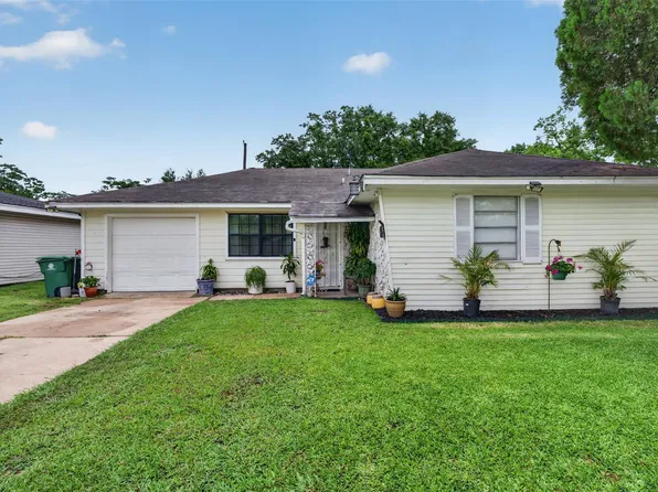 13919 Santa Teresa Rd, Houston, TX 77045