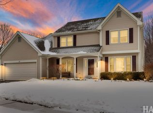 84 Foxboro Ln, Gurnee, IL 60031