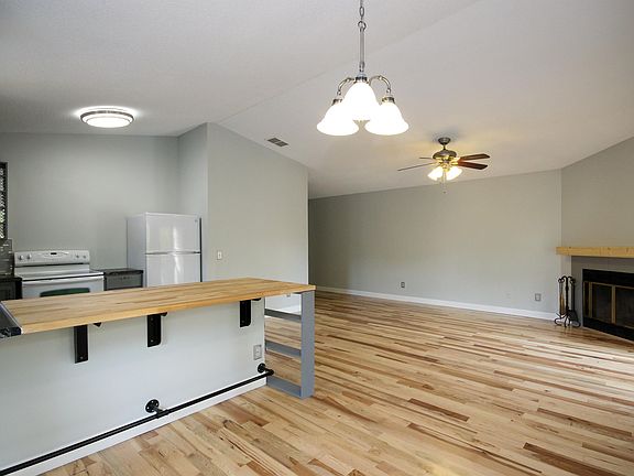 5th image of 5338 Highpointe Dr #1