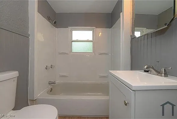 3337 E 143rd St — Photo 34