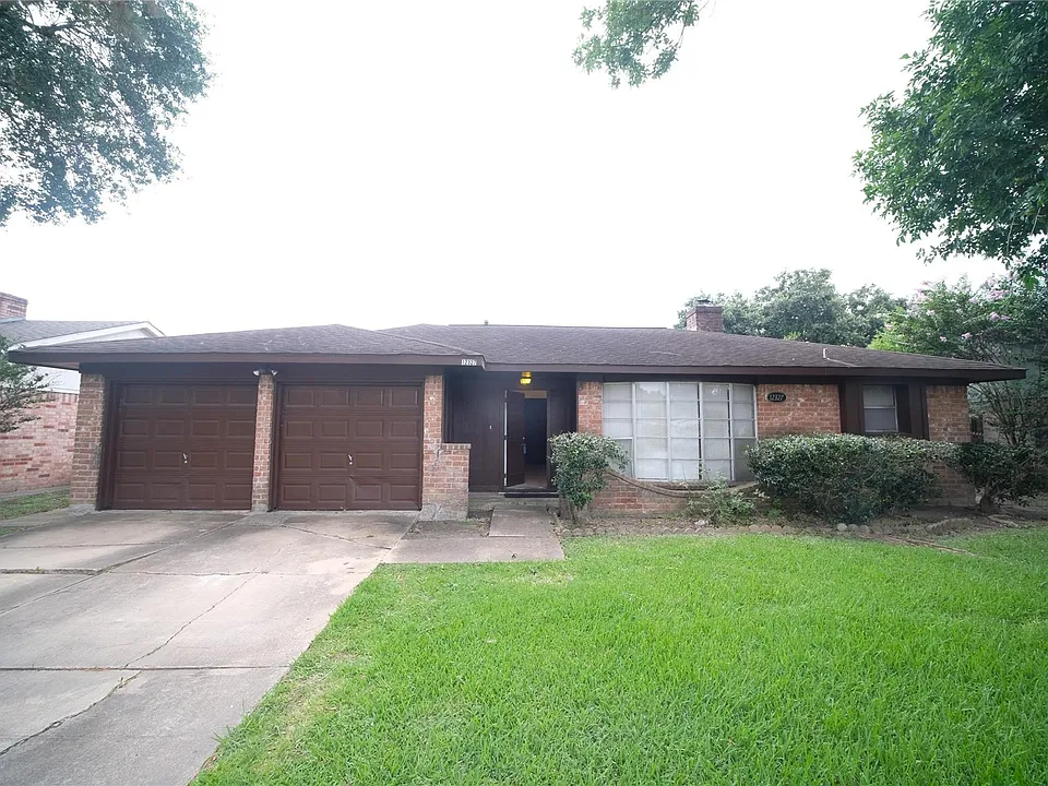 12327 Shannon Hill Cir