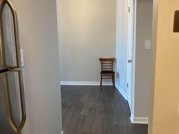 5th image of 3556 Shenandoah Ave APT 209