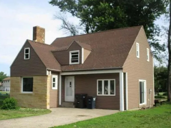 301 Avenue D E, Lake Park, IA 51347