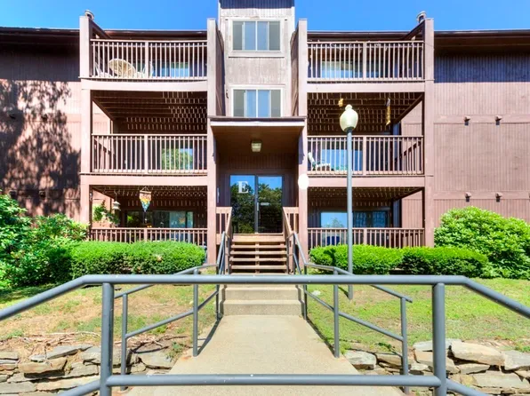 340 Sunderland Rd #Bld, Worcester, MA 01604