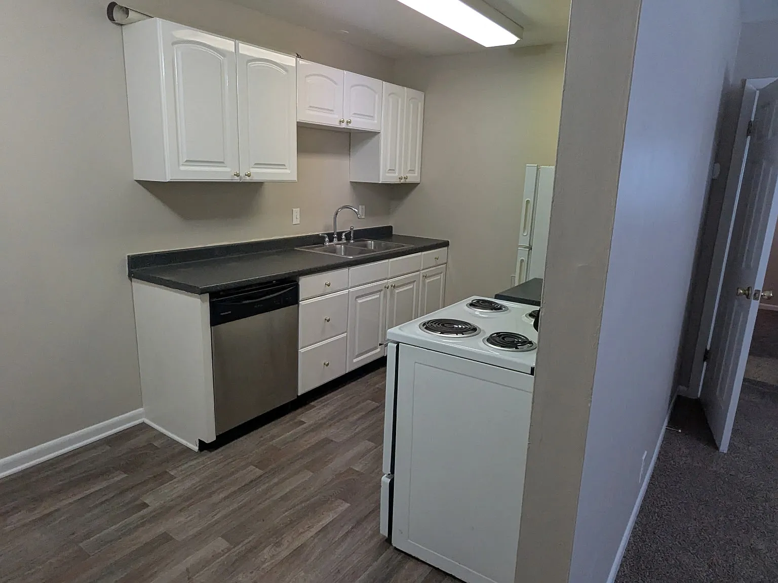 East Lake Apartments — Photo 1