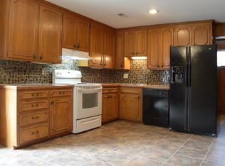 7712 W 83rd St, Overland Park, KS 66204