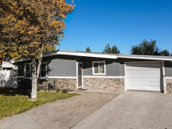 818 15th Dr, Rupert, ID 83350