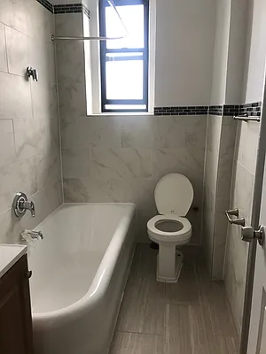 Rented by PMG Real Estate  | media 26