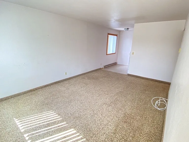 435 NE Kamiaken St — Photo 3