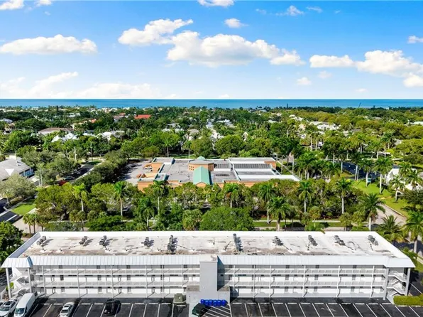 72 7th ST S #305, NAPLES, FL 34102