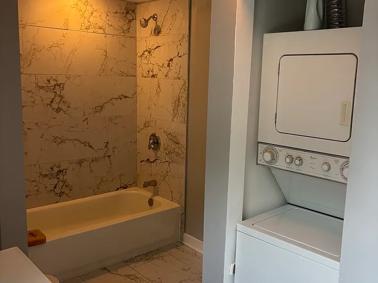 556 4th Ave #556 — Photo 3