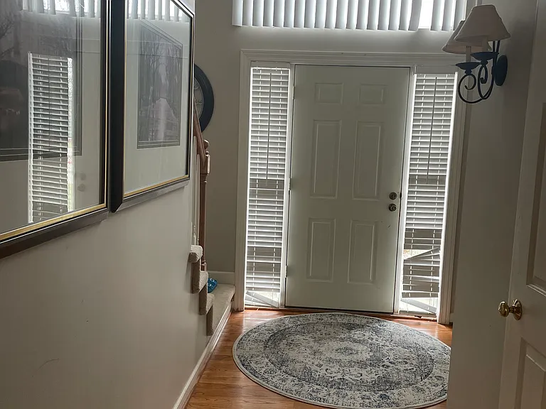 6751 Anna Dr — Photo 2