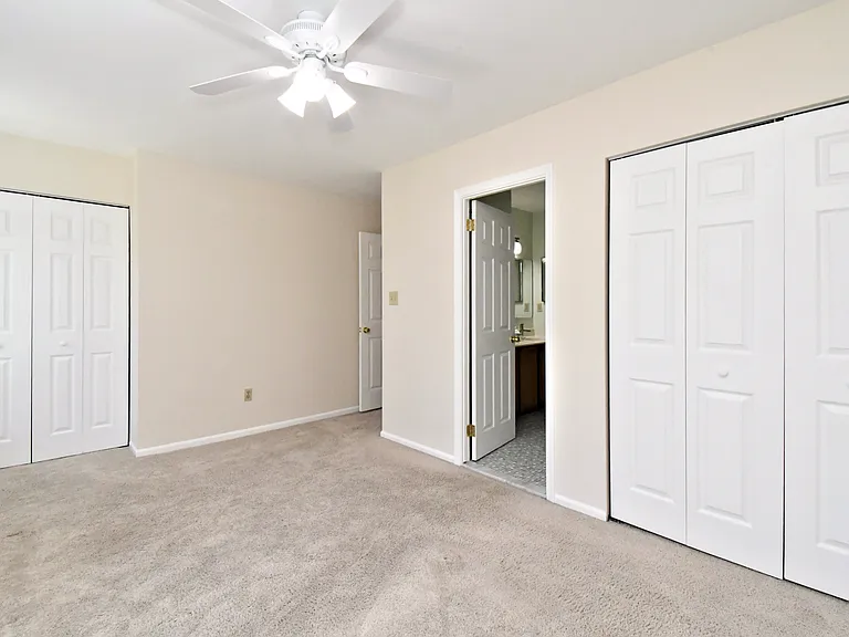 2489 Hillendale Dr — Photo 38