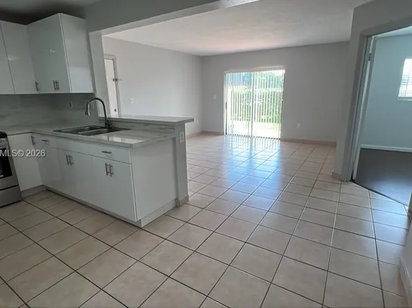 (undisclosed Address), Hollywood, FL 33025