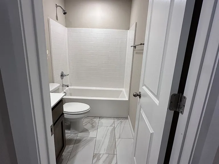 3700 S East 81st St — Photo 4