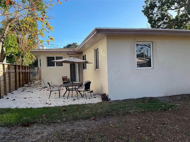 3389 William Ave — Photo 10