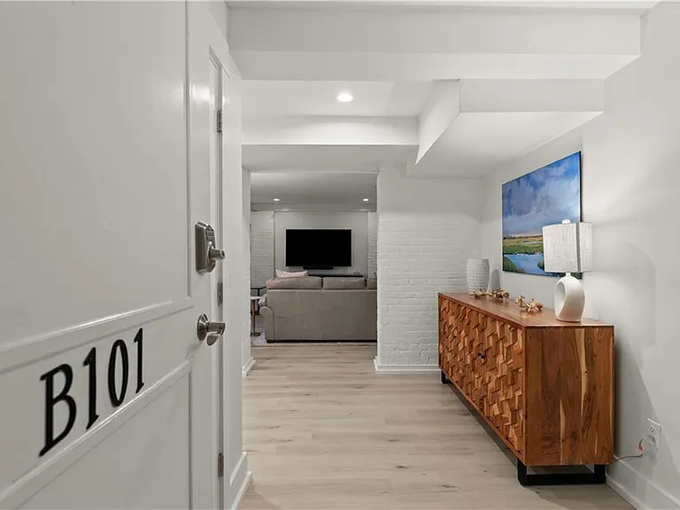 426 Spring St #B101 — Photo 2