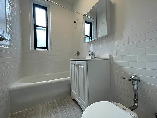 Rented by Hillel Realty Group | media 23