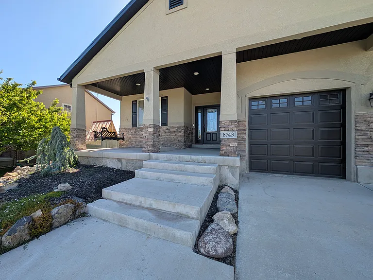 8743 N Franklin Dr — Photo 8