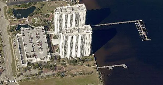 Building Photo - 241 Riverside Dr #308