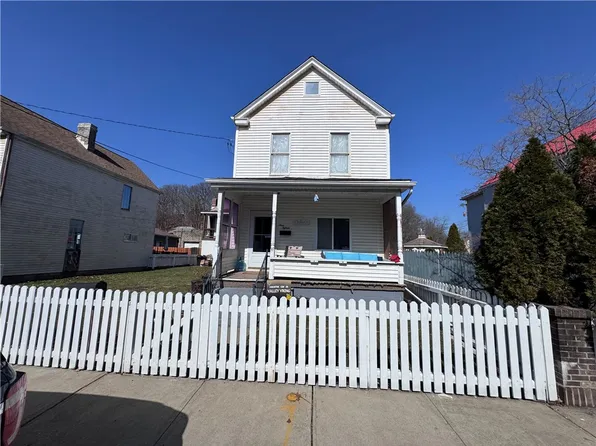 915 Evans St, New Kensington, PA 15068