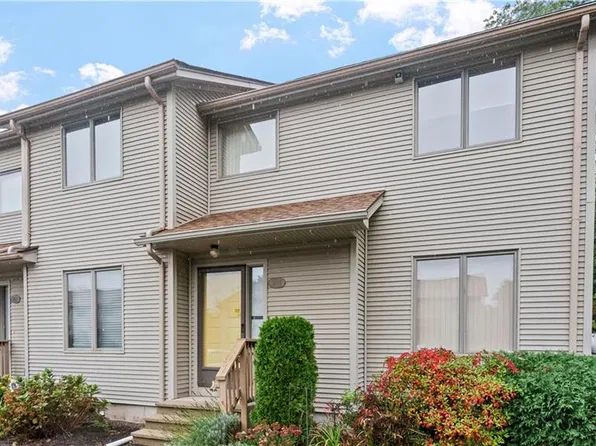 161 Holland St APT 204, Cranston, RI 02920