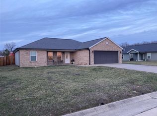 207 Old Towne Ln, Cape Girardeau, MO 63701