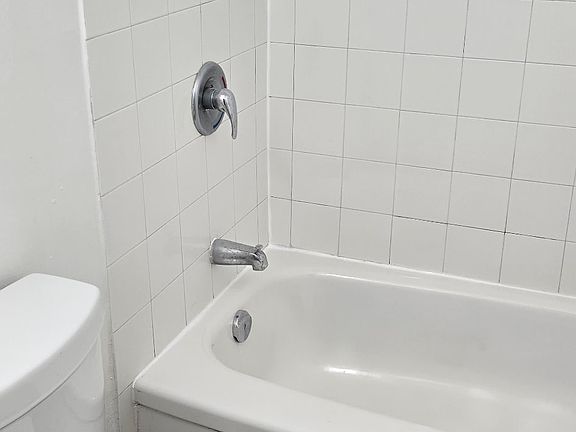 5th image of 490 Wiley Ave #108