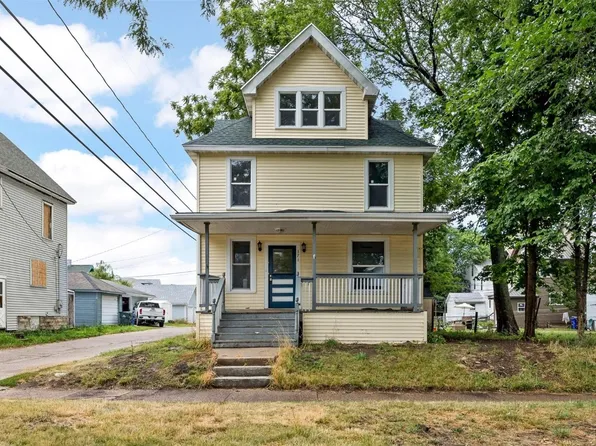 371 16th St SE, Cedar Rapids, IA 52403