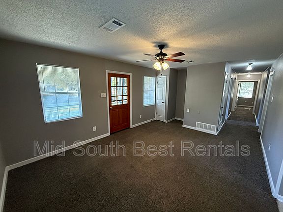 2nd image of 3651 Edgefield Dr