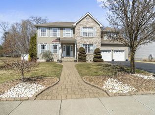 9 Rutgers Dr, Howell, NJ 07731