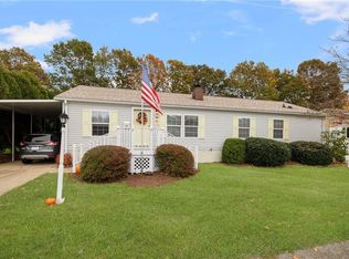 70 Robin Dr, Tiverton, RI 02878