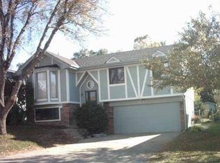 6017 N 107th St, Omaha, NE 68134