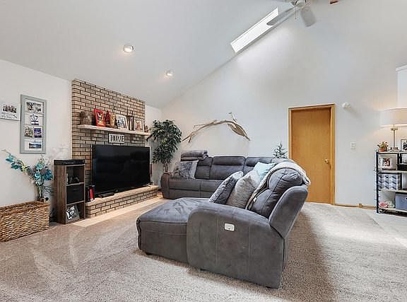 3rd image of 3235 Campbell Ave